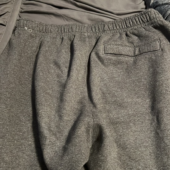Men’s Nike sweatpants - Picture 2 of 4